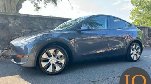 TESLA MODEL Y 2021 5YJYGDED9MF110635 image